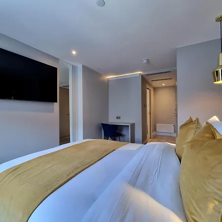 West Brompton Aparthotel