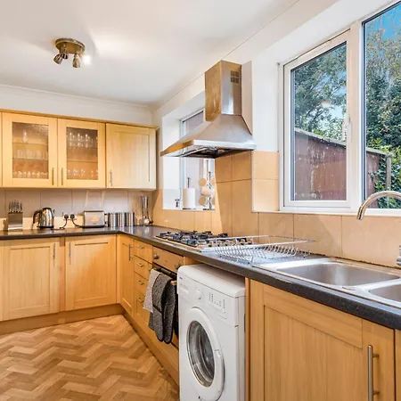 Shepherds Bush Abode - Garden - Sleeps 12