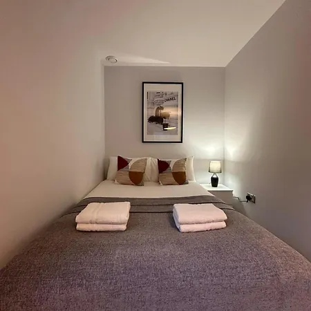 Modern 2 Bedroom Flat In Golders Green Apartment
