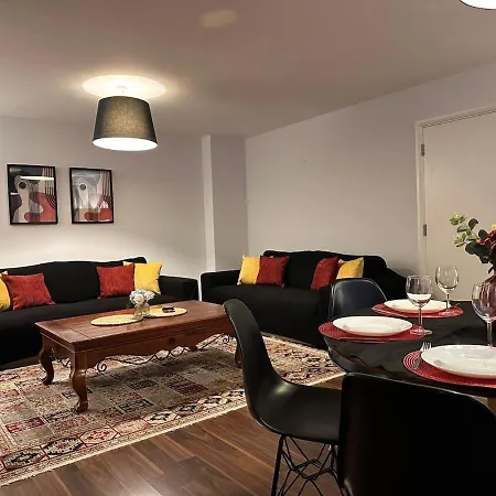 Modern 2 Bedroom Flat In Golders Green * London