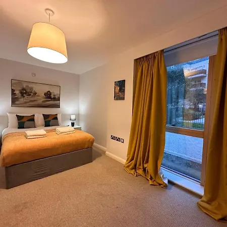 Modern 2 Bedroom Flat In Golders Green *