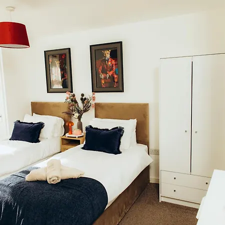 Stylish Modern Escape 2 Bed דירה