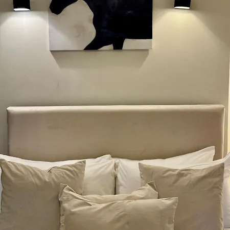 Sutherland Avenue Apartment