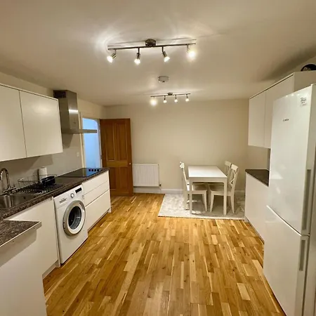 Sutherland Avenue Apartment London