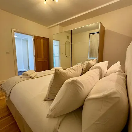 Sutherland Avenue Apartment London