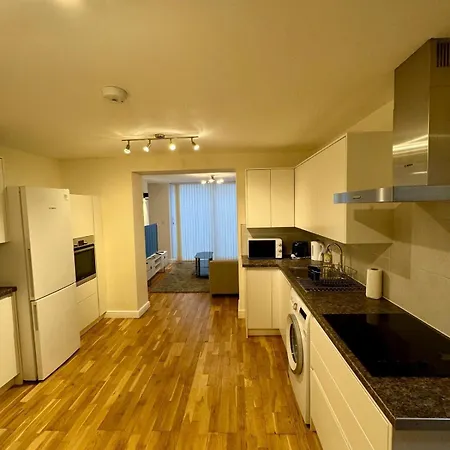 Apartment Sutherland Avenue London