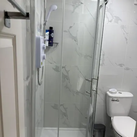 Luxury In Victoria, 7 Minutes Walk To Victoria Station, 1 *
