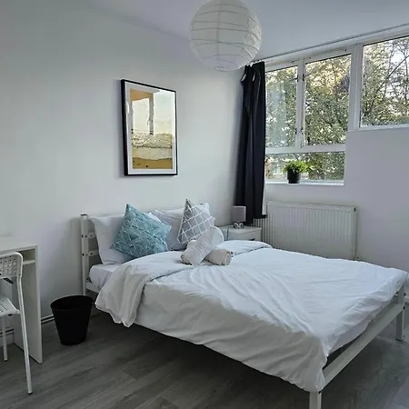 E1 Guest house London