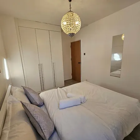Guest house E1 *