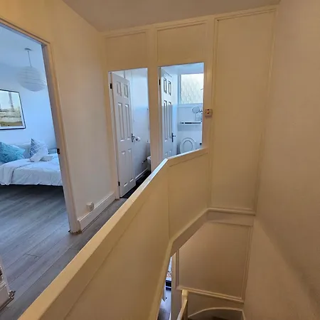 Guest house E1 London