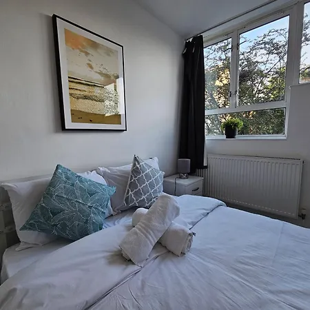 E1 Guest house London