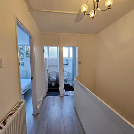 E1 Guest house London