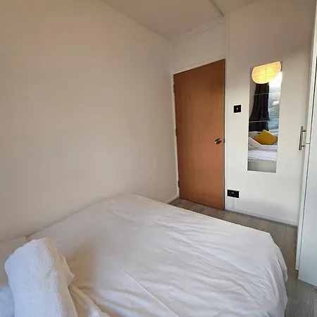 Guest house E1 London