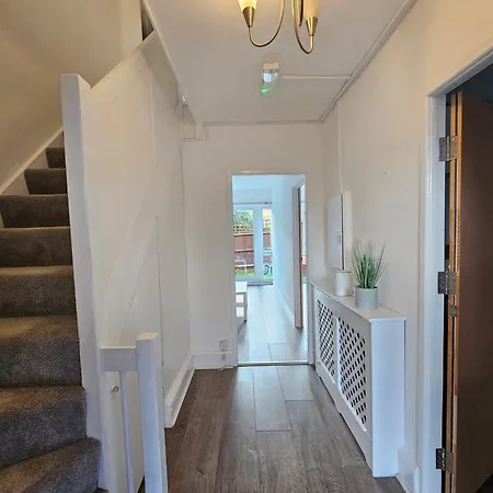 E1 Guest house London