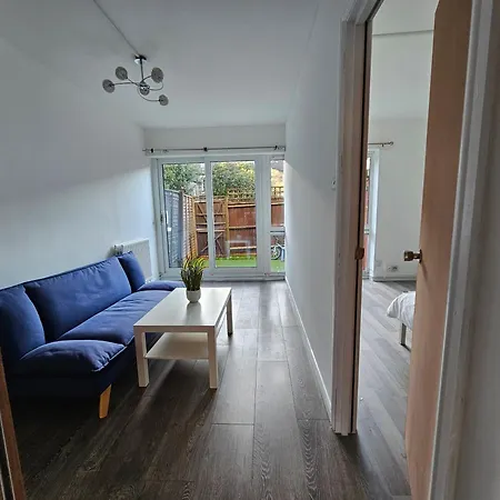 E1 * London
