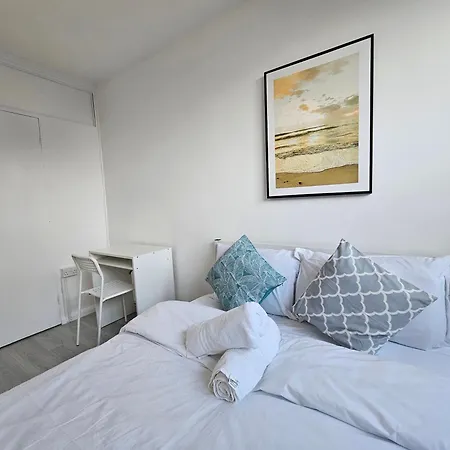 E1 Guest house *