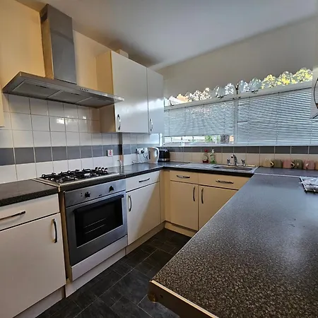 E1 Guest house *