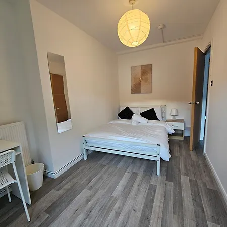 E1 Guest house London