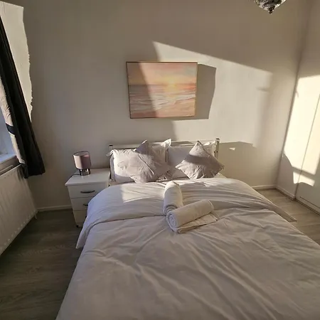 E1 Guest house London