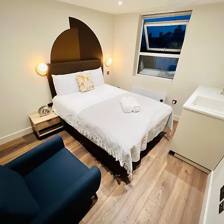 Holly A Mini Great Location For Tourist!!! Guest house London