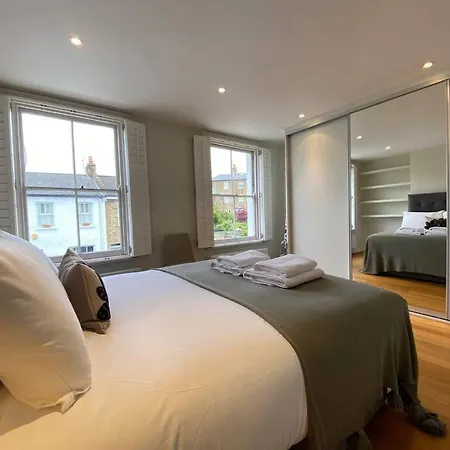 Charming Victorian Notting Hill * London