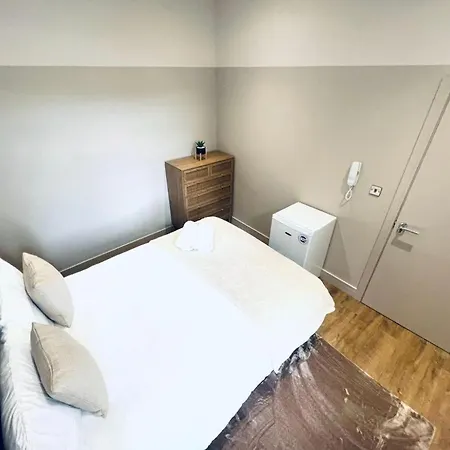 South Charming Ensuite Look Like Designer Aparthotel