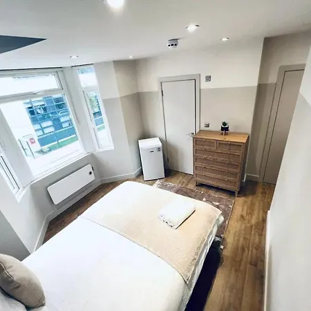 South Charming Ensuite Look Like Designer Aparthotel London