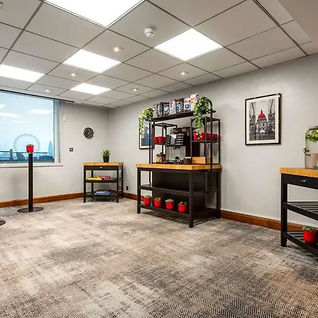 Radisson Red Heathrow