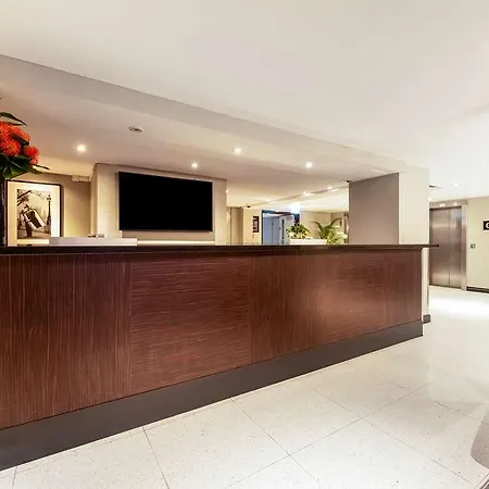 Radisson Red Heathrow Hotel