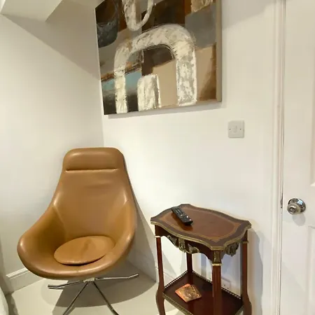 1 Bedroom, Near Alexandra Palace - London - Kings Cross - 3 New Southgate