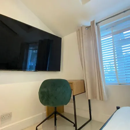 1 Bedroom, Near Alexandra Palace - London - Kings Cross - 3 New Southgate