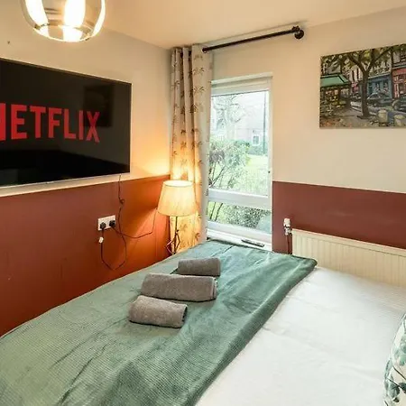 Apartment 20 Percent Off -Todayonly-Mobilerate Offers-Genius Offers-Londonbridge City Apartment W Free Parking-Wifi-Sleeps7-4Beds-Netflix-Family!