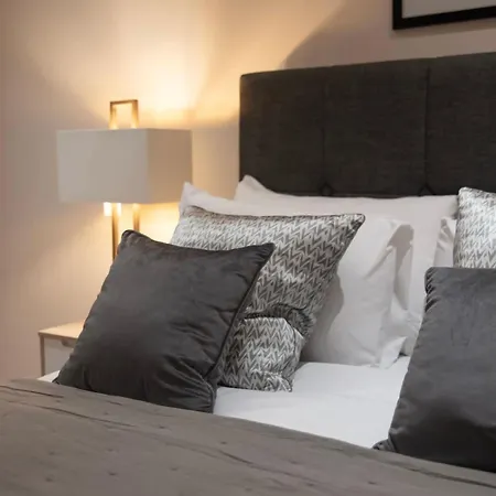 Apartment Westminster Two Bed One Bath Sleeps 5 *