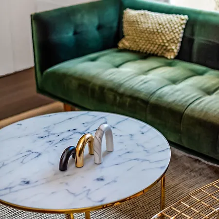 Urban Elegance Luxury Living With Kitchenette London