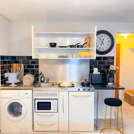 Private Garden Canary Wharf East Apartment *