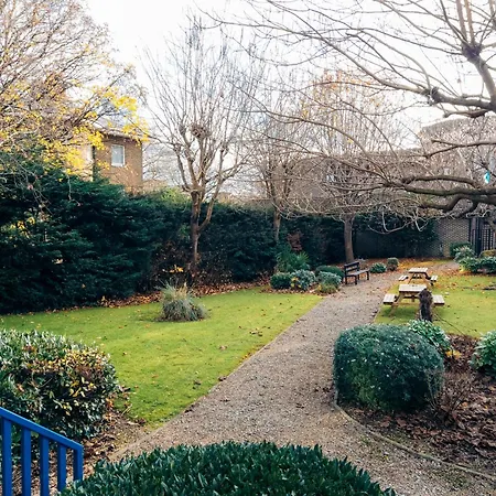 Apartment Private Garden Canary Wharf East