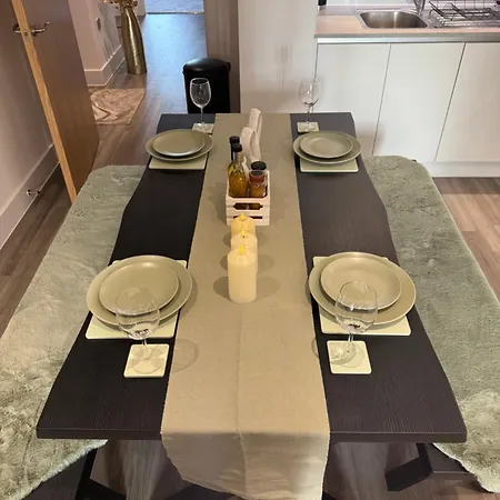 Stunning 2 Bed In Royal Wharf Next To Excel & Airport Apartment