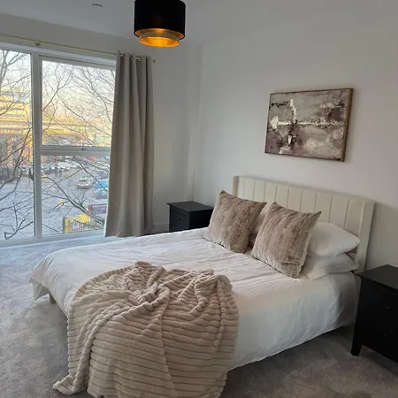 Stunning 2 Bed In Royal Wharf Next To Excel & Airport Apartment *