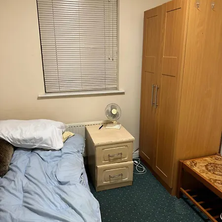 Natural Full Flat Near Station With Private Toilet Shower Kitchen In Central *