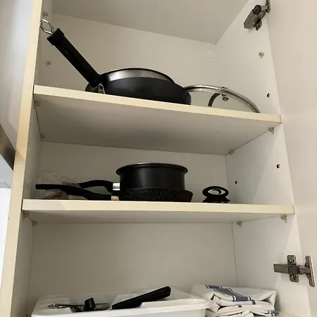 Apartment Entire Two Bedroom 5 Mins To Metro