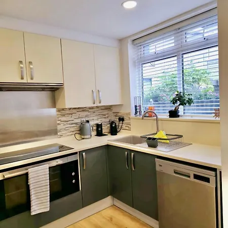 Luxury Hampstead Mews House, Close To Centre Holiday home *