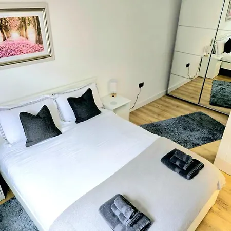 Luxury Hampstead Mews House, Close To Centre Holiday home London