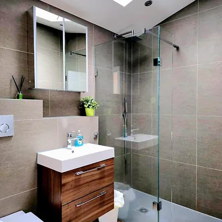 Luxury Hampstead Mews House, Close To Centre