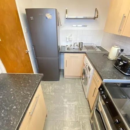 1 Bedroom In Woolwich With Free Parking Apartment London