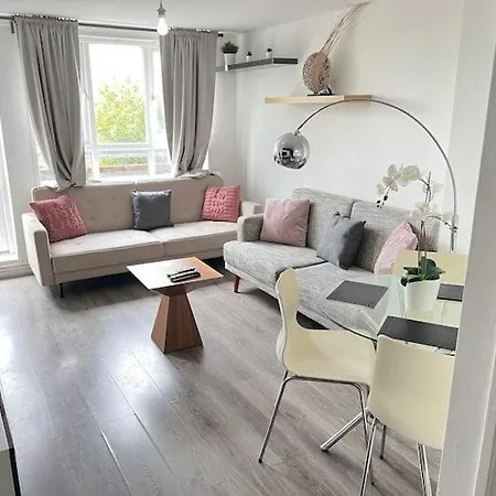 1 Bedroom In Woolwich With Free Parking Apartment *