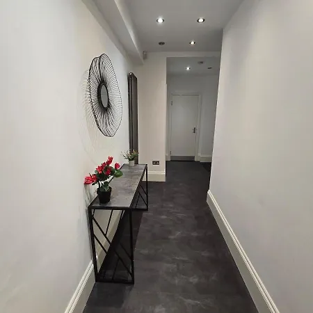 Westbourne Gardens Flat