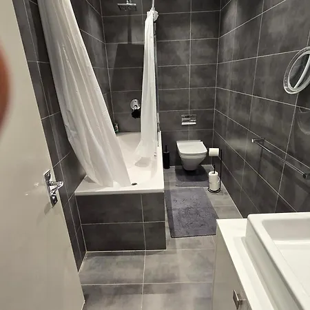 Westbourne Gardens Flat * London