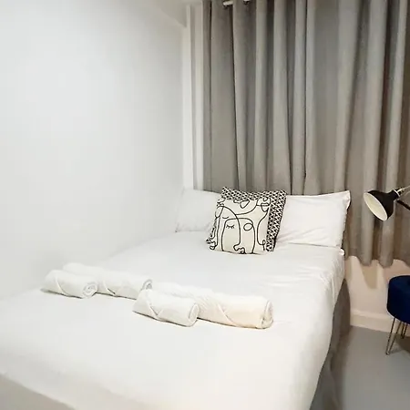 Central London Apartment *