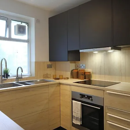 Central London Apartment *