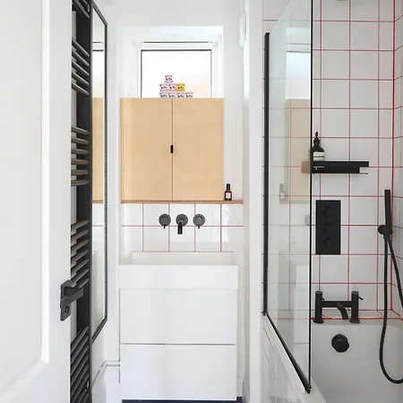 Central London Apartment *